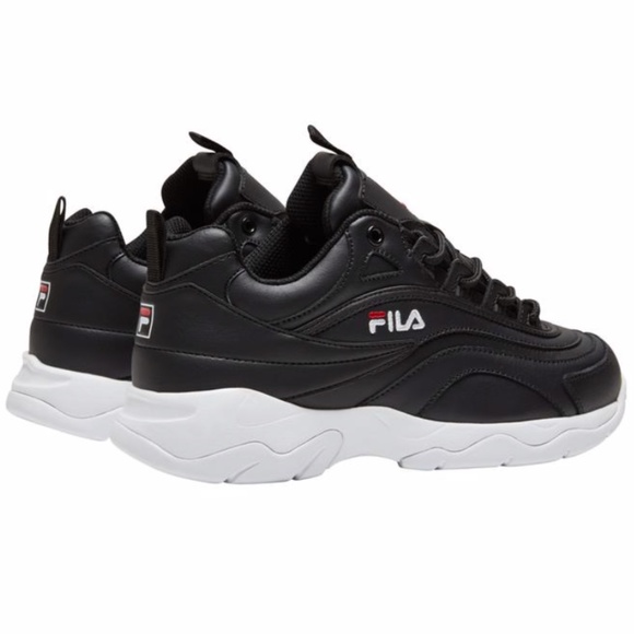 Fila Disarray Women's Sneakers Shoes Black NEW - Picture 2 of 8